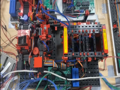 the multi processing station of a simulation of a factory, i programmed this in the third semester